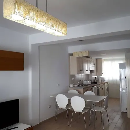 With 3 Bedrooms In Fuengirola, With Furnished Terrace - 10 M Fuengirola