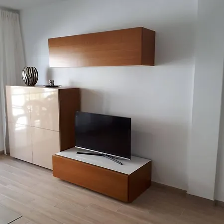 Apartment With 3 Bedrooms In Fuengirola, With Furnished Terrace - 10 M