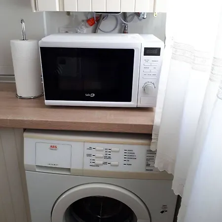 With 3 Bedrooms In Fuengirola, With Furnished Terrace - 10 M Apartment *