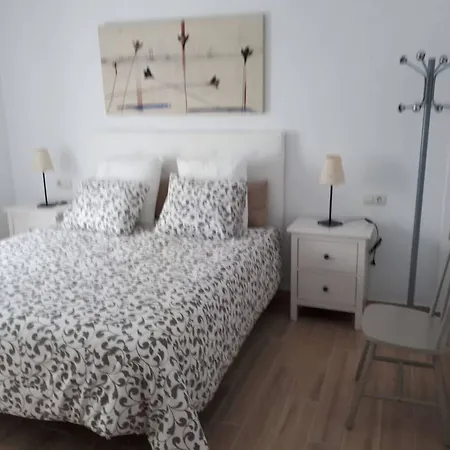 With 3 Bedrooms In Fuengirola, With Furnished Terrace - 10 M *